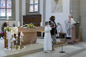 Feier der 1. Heiligen Kommunion in Sankt Crescentius (Foto: Karl-Franz Thiede)